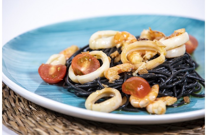 ▷ Espaguetis al Nero di Sepia con gambas y calamares ▷ Espaguetis al Nero di Sepia con gambas y calamares